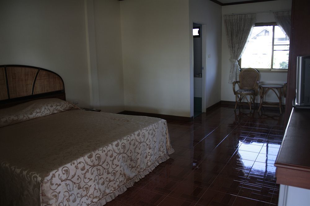 Roongruang Inn 3*