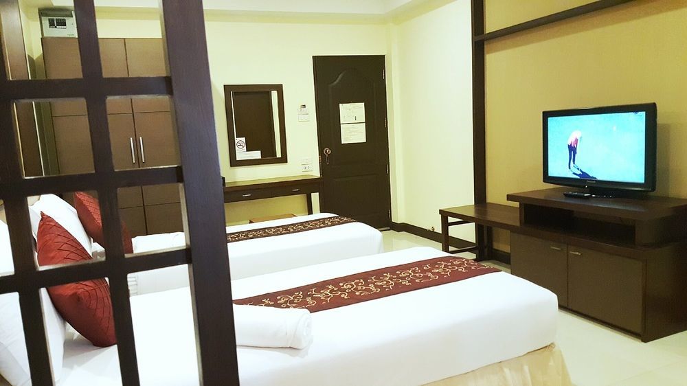 Sakulchai Place Hotel 3*