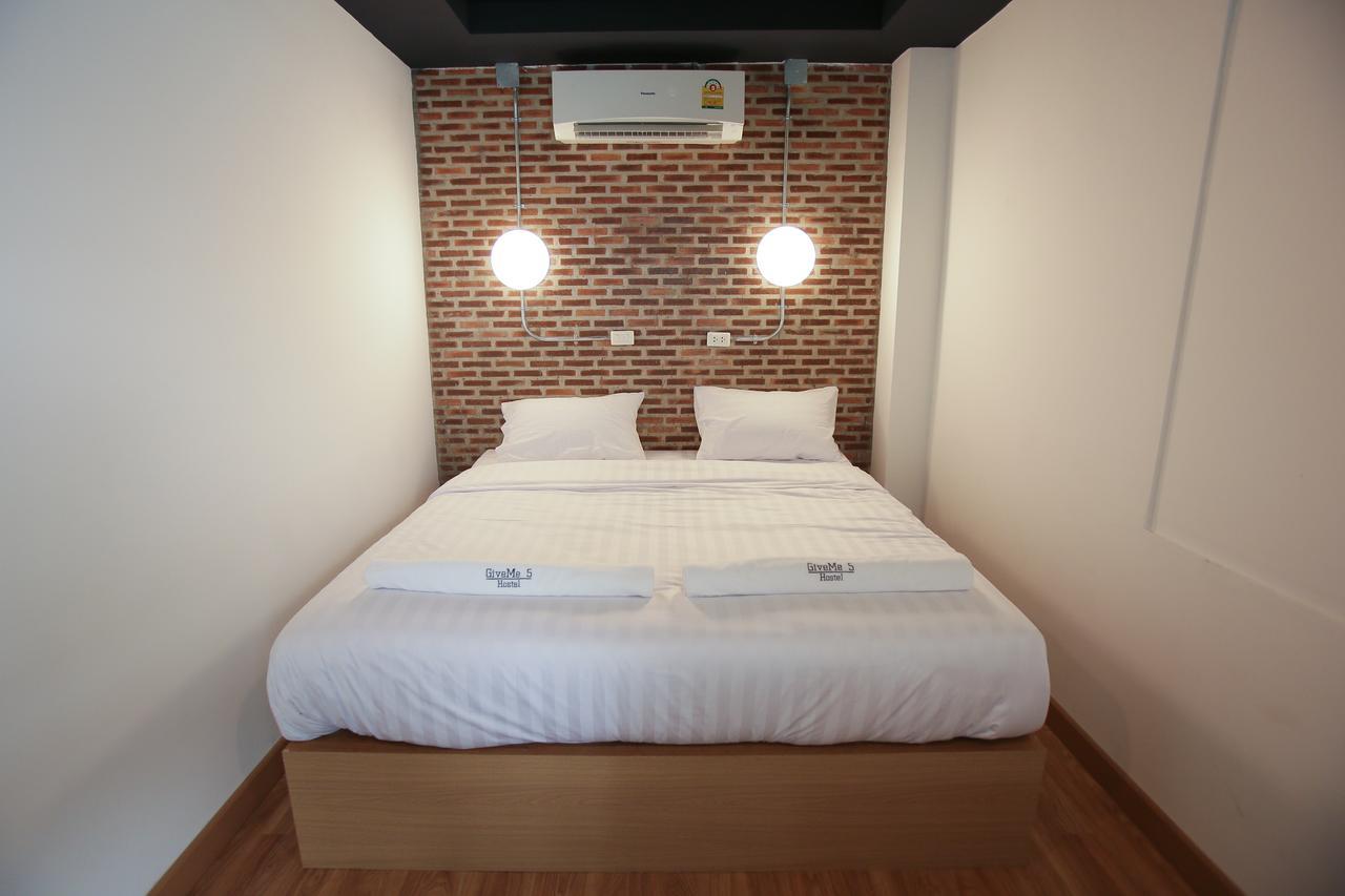 Hostel Give Me 5 Chiang Mai