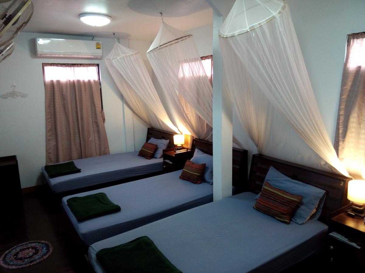 Albergue Twin House @ Tapae