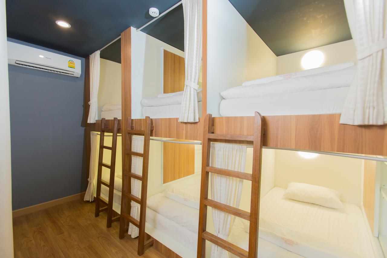 Hostel Give Me 5 *