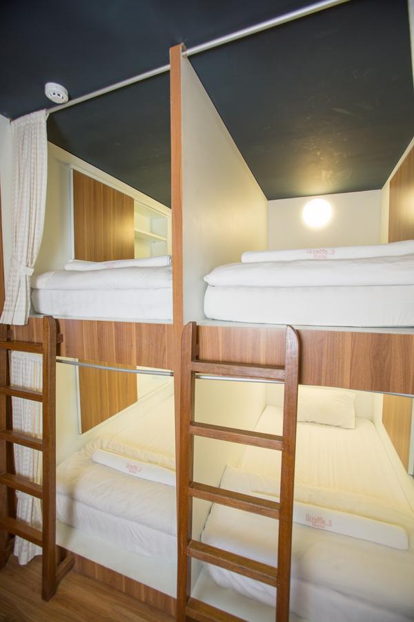 Hostel Give Me 5