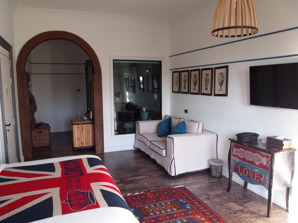S' Private House