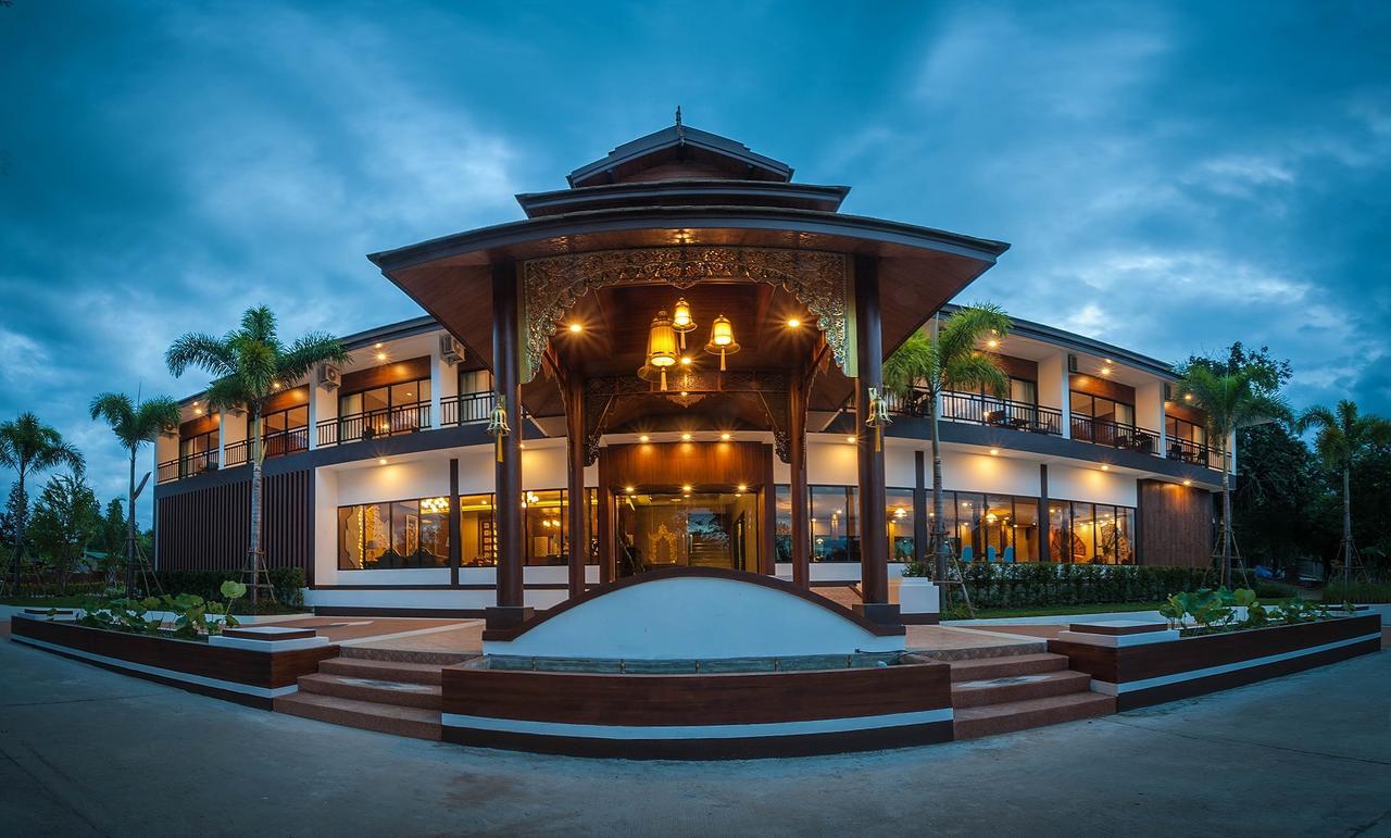 Moon Terrace & 3* Chiang Mai