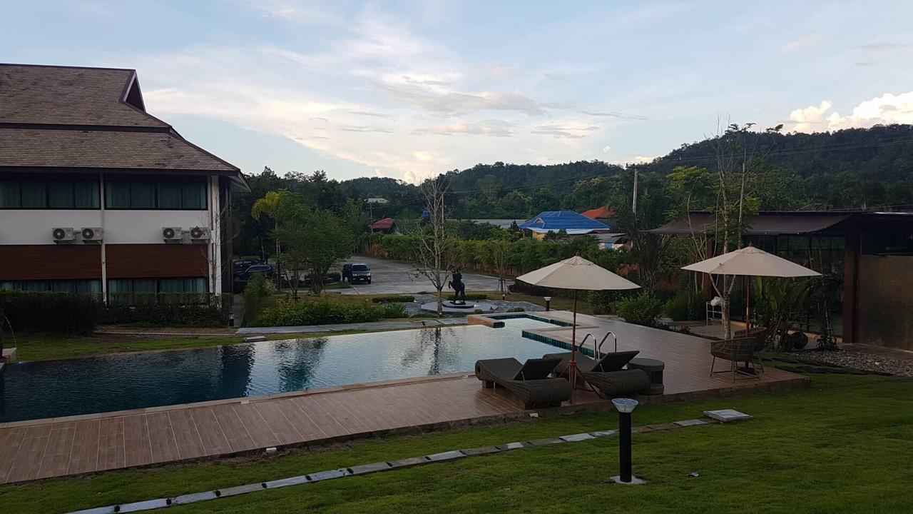 Moon Terrace & Resort 3*