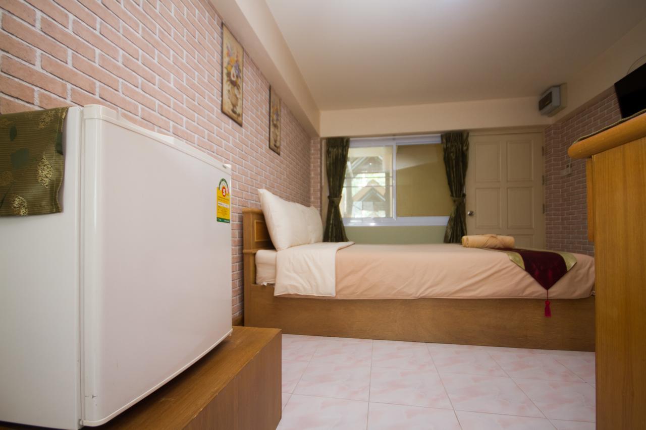 Jang Sripoom House Rumah tetamu 2*