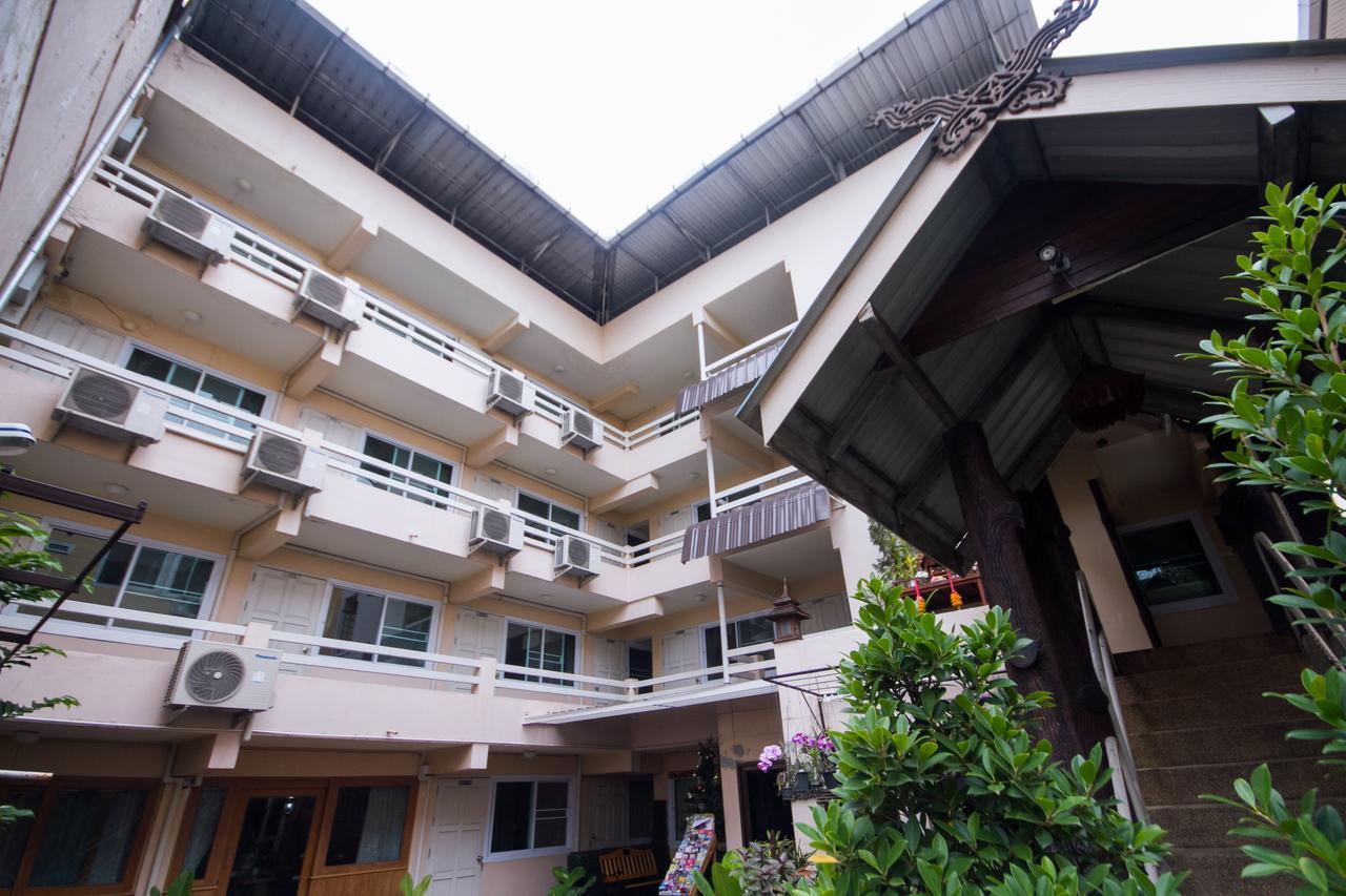 Jang Sripoom House Rumah tetamu 2*
