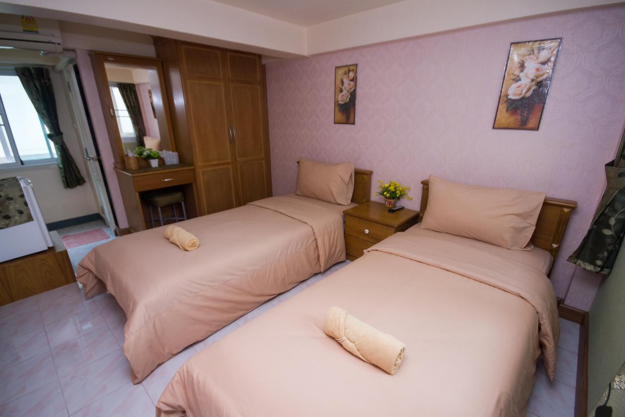 Jang Sripoom House Rumah tetamu 2*