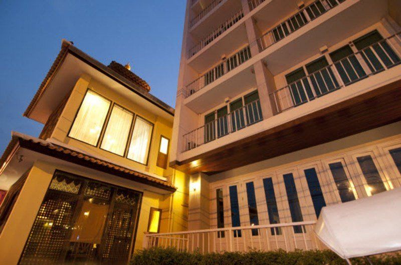B2 Premier & Hotel