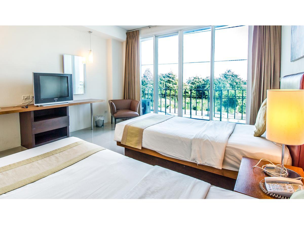 B2 Premier & Hotel