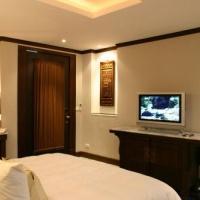 Bann Tazala, Exclusive Hotel