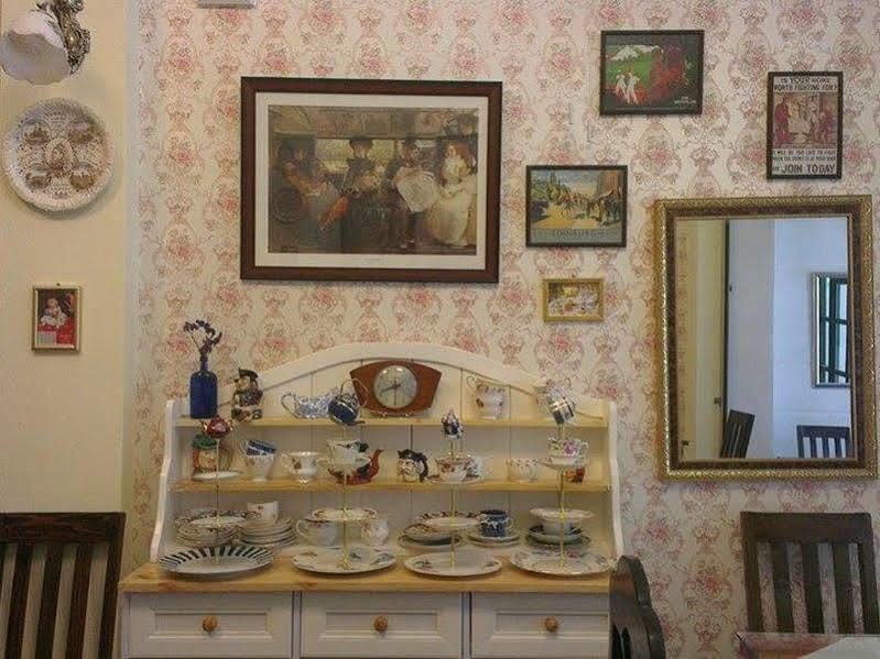 Bed & Breakfast The London Tearoom Chiang Mai