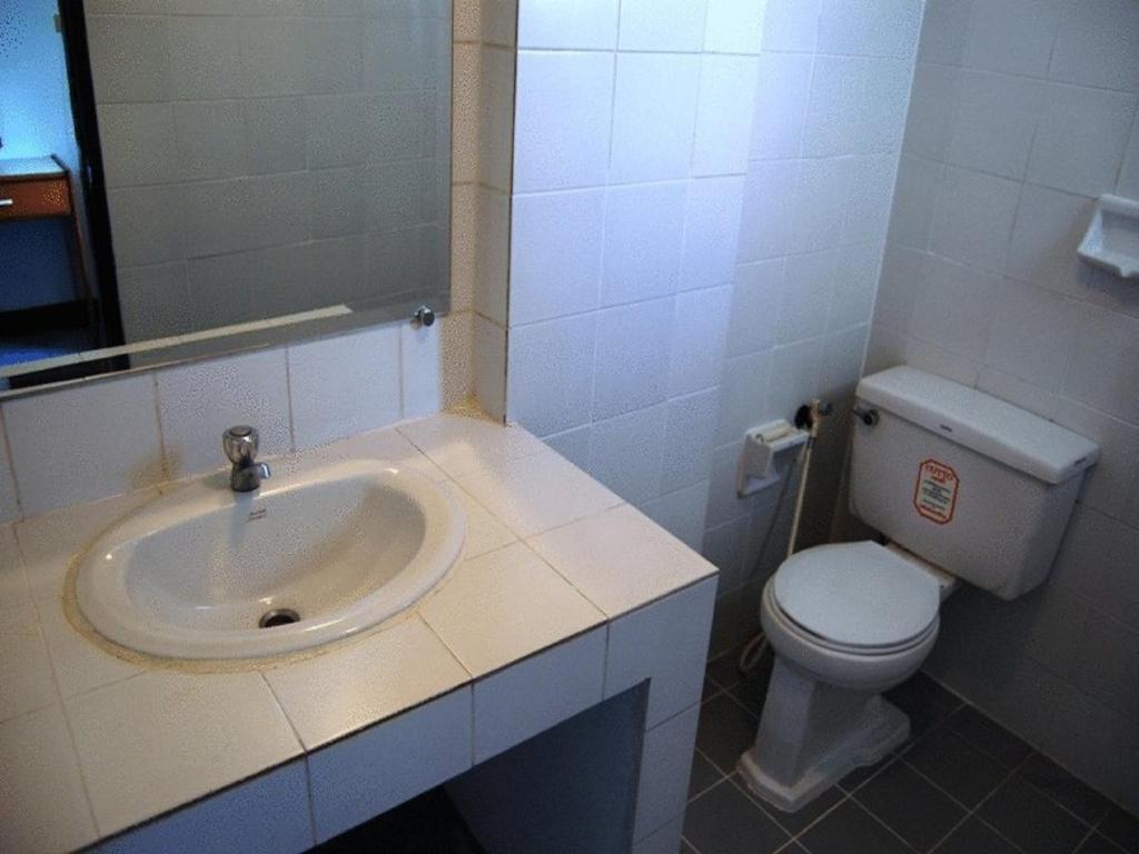 Hostel Veerachai Court