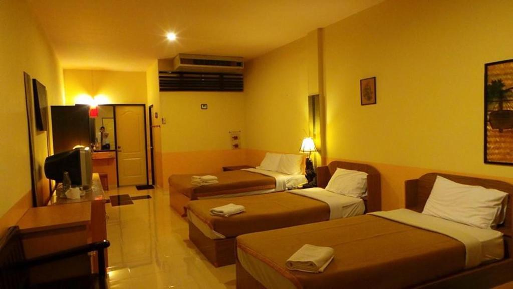 Phusiri Place Hotel