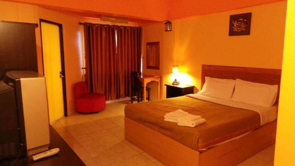 Phusiri Place Hotel 2*