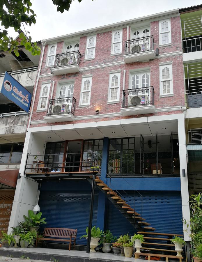 Bed In Town Hostel Chiang Mai