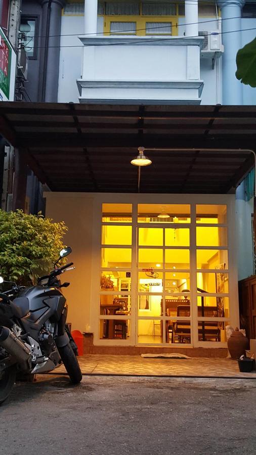 The Commonroom Cnx 2*