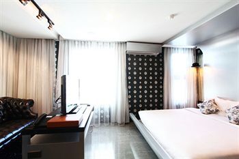 9w Boutique 3*