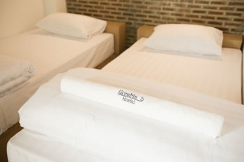 Give Me 5 Hostel Chiang Mai