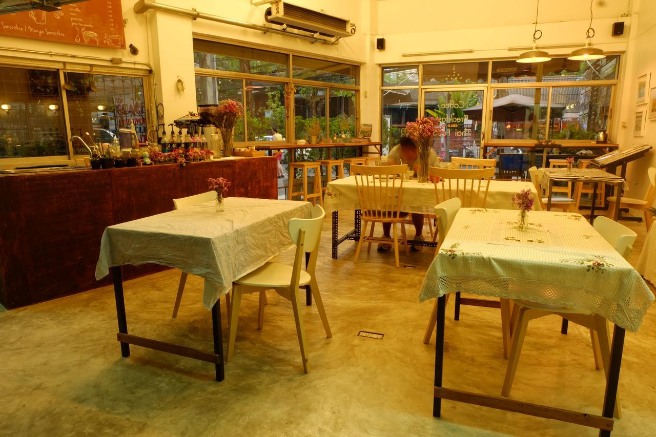 Night Bazaar Budget Economy hotel