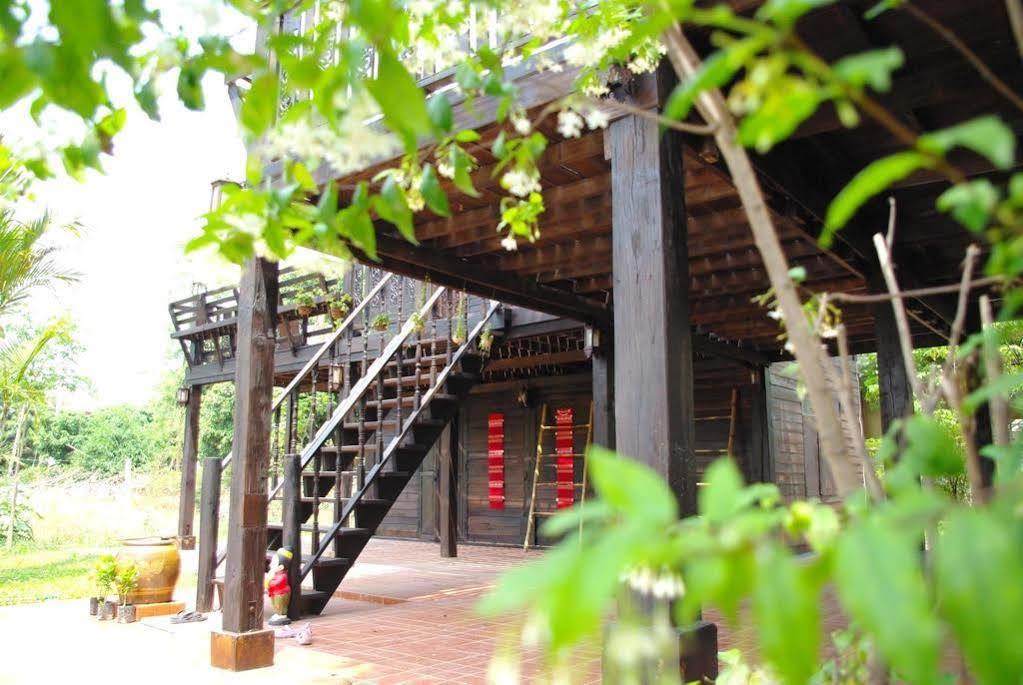 Huen Phob Suk Hotel 2*