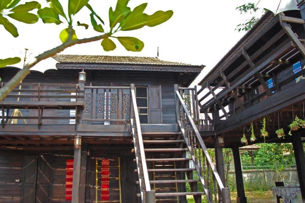 Huen Phob Suk Hotel 2*