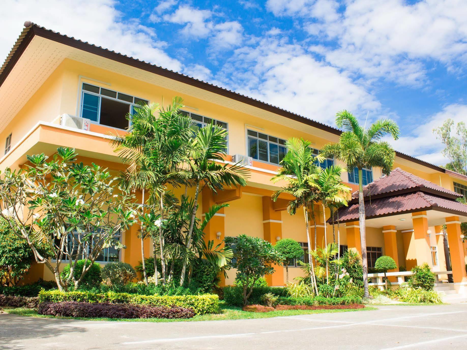 Rajapruek Place Hostel *