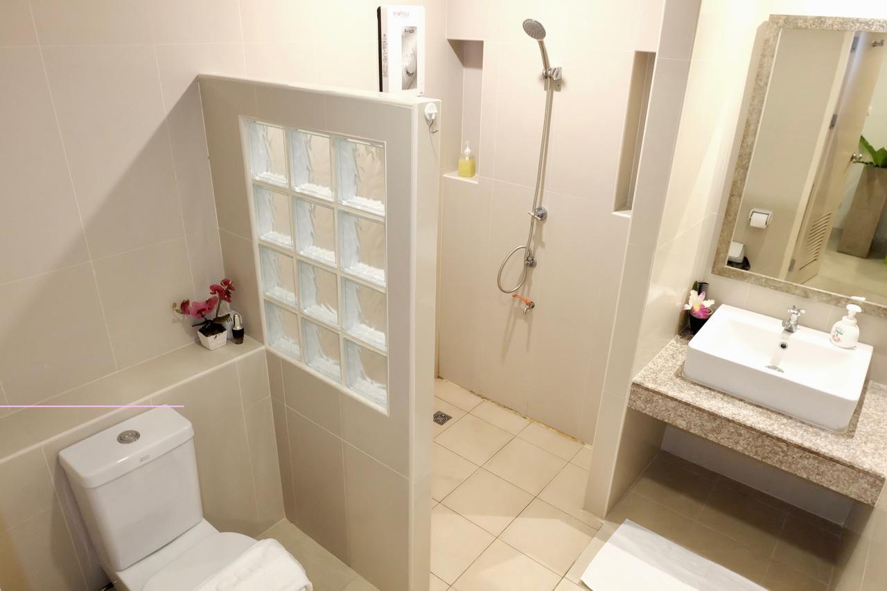 Dewyhouse Hostel *