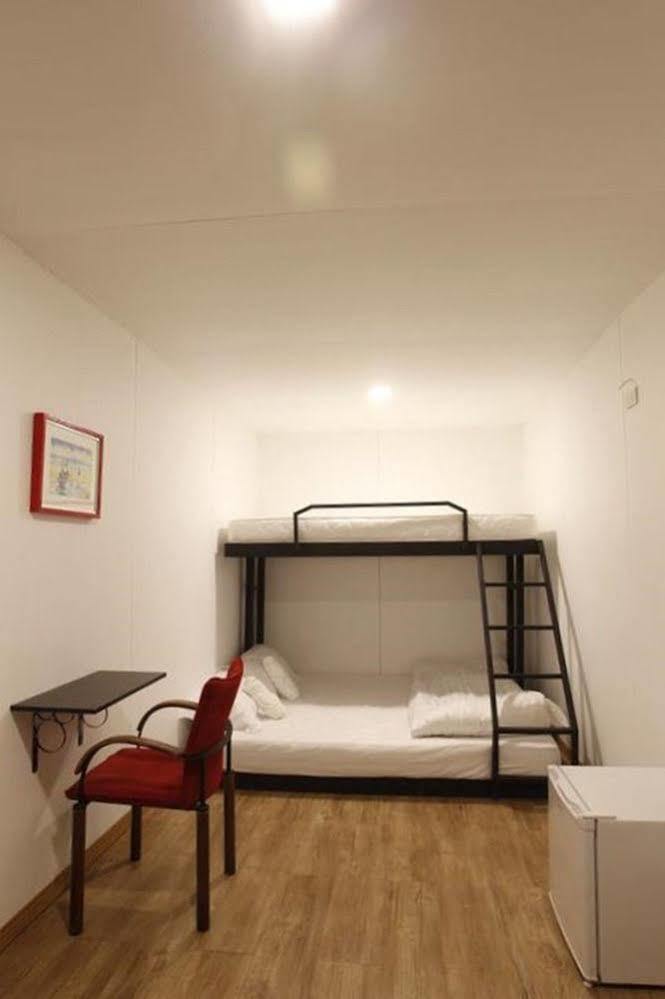 Hotel Oyo 673 Sleep Box 2*