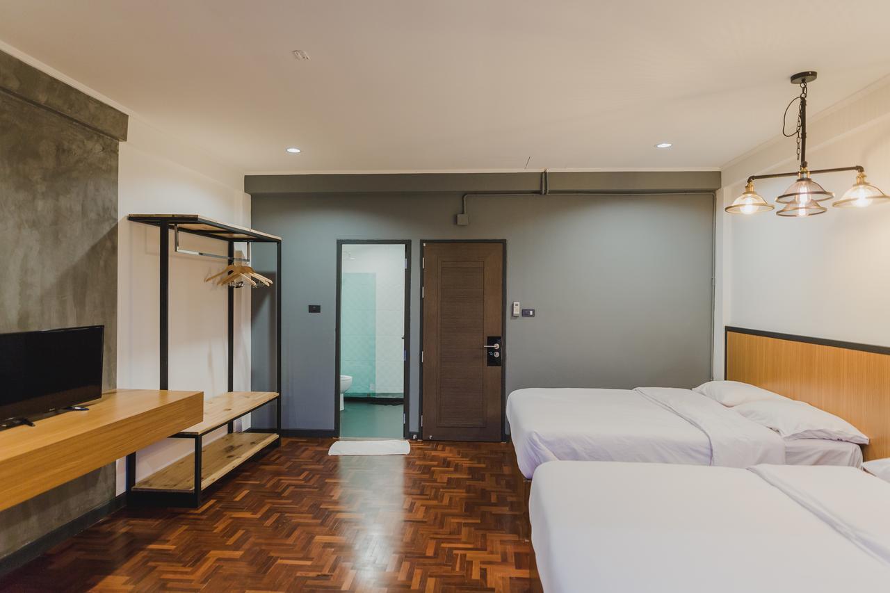 Hostel No.9 & Cafe Chiang Mai