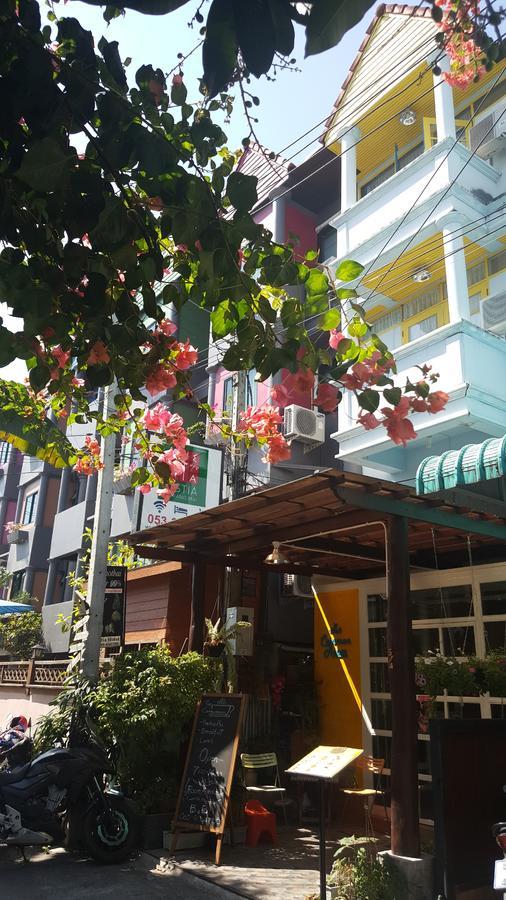 The Commonroom Cnx Bed & Breakfast 2*
