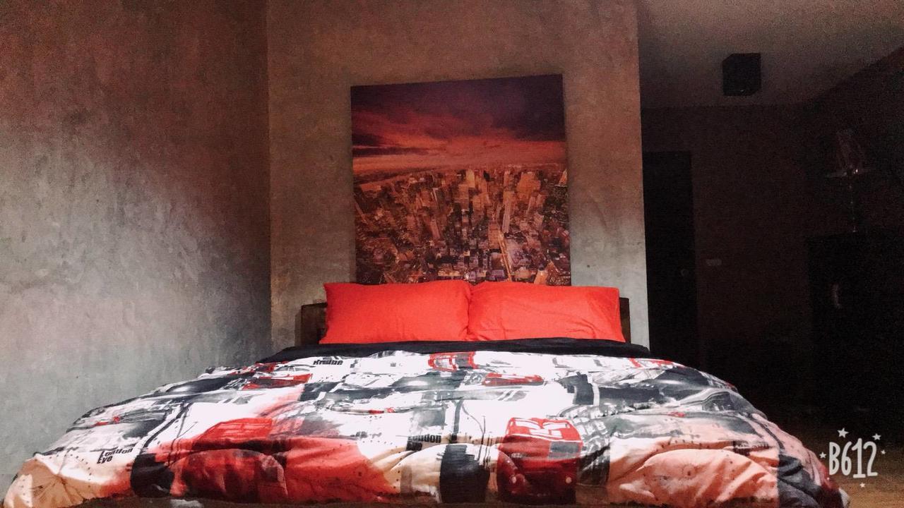 Iris Hostel