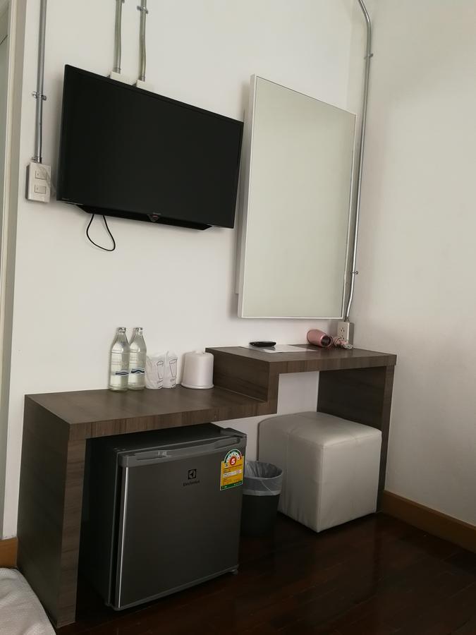 F F Hostel