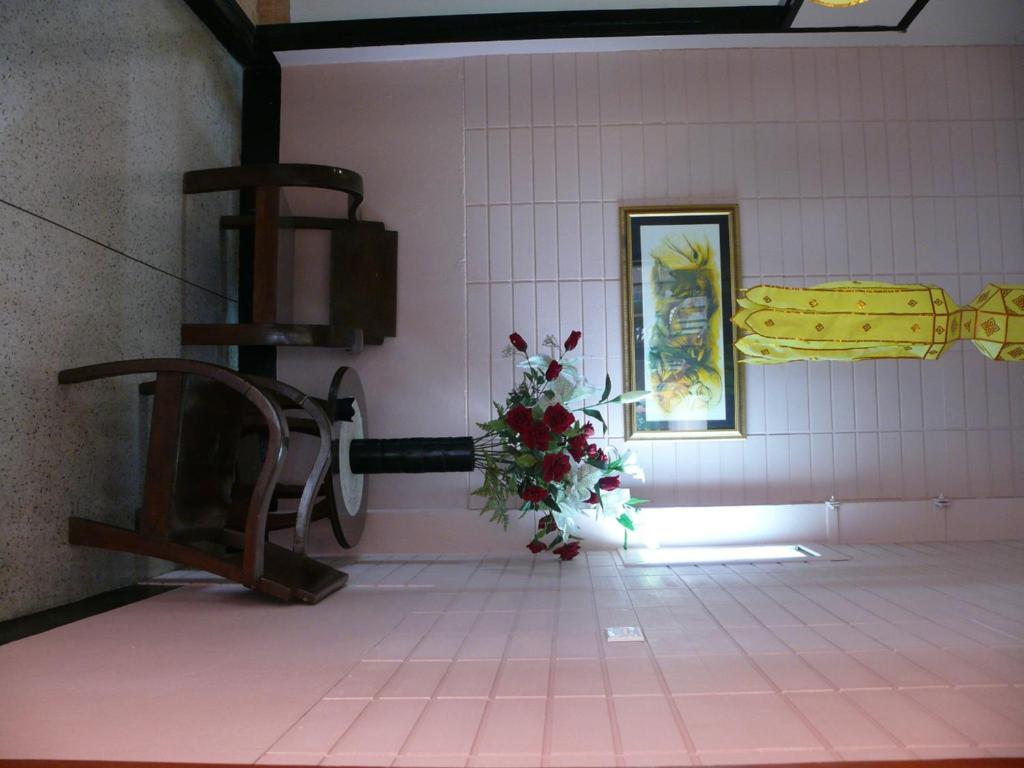 Inn Hollanda Montri 2*