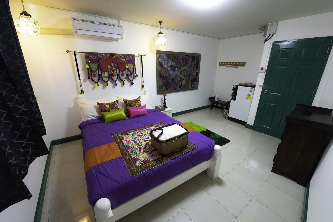 Yellow Lamoon 3*