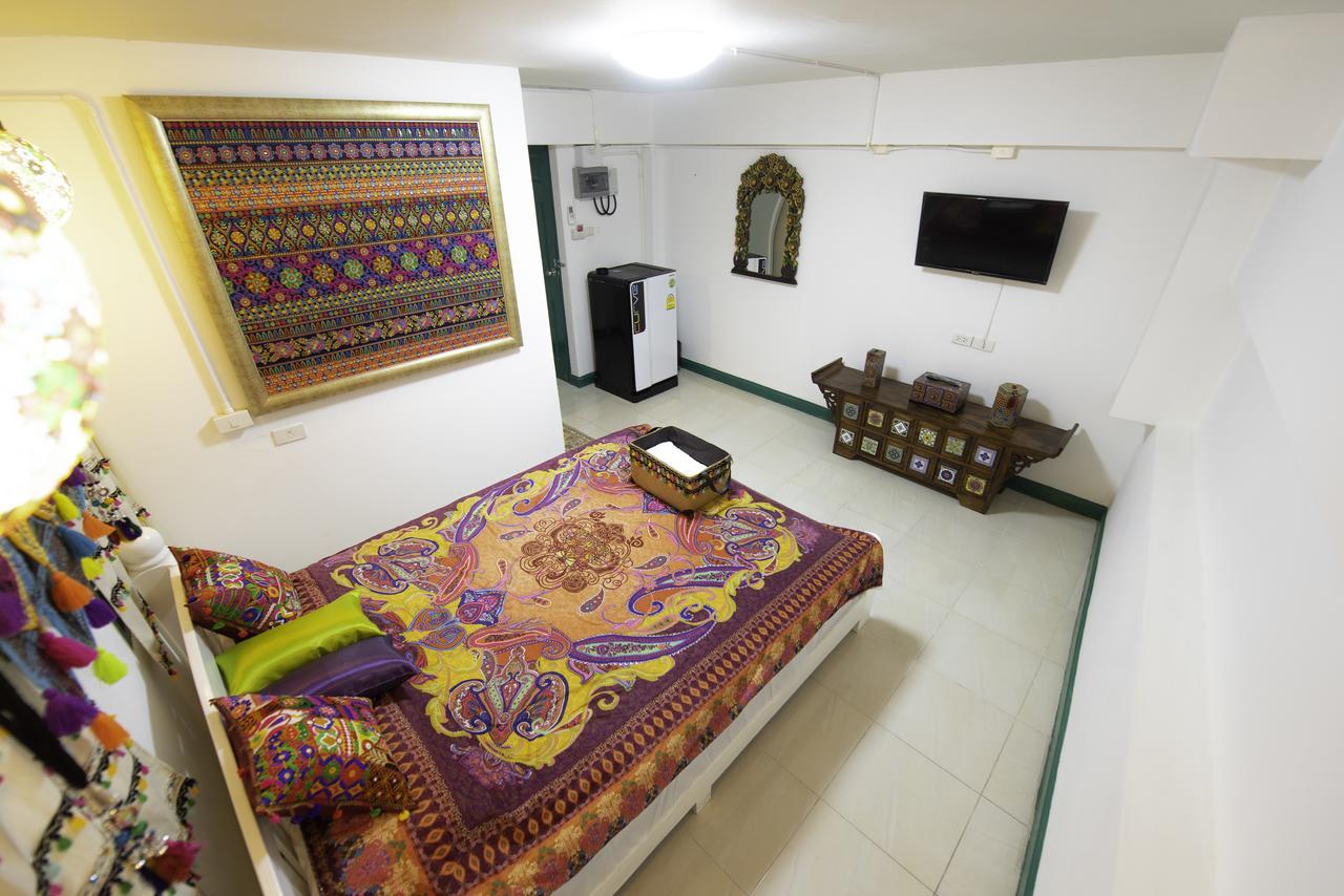 Yellow Lamoon Hotel
