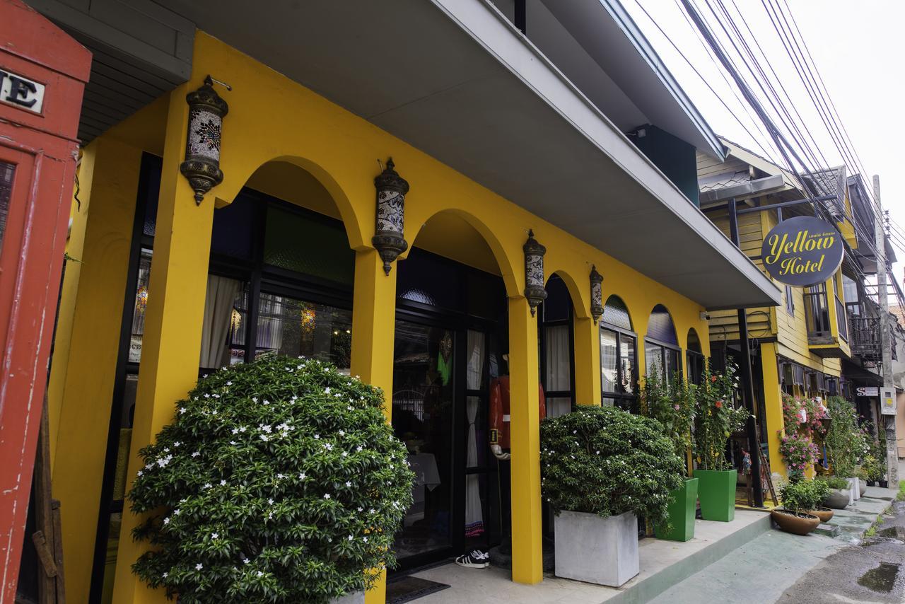 Hotel Yellow Lamoon