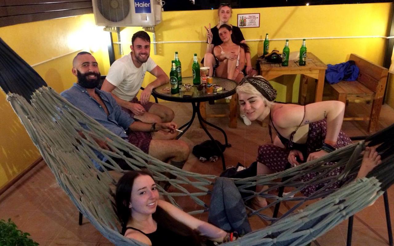 Thai Thai Hostel *