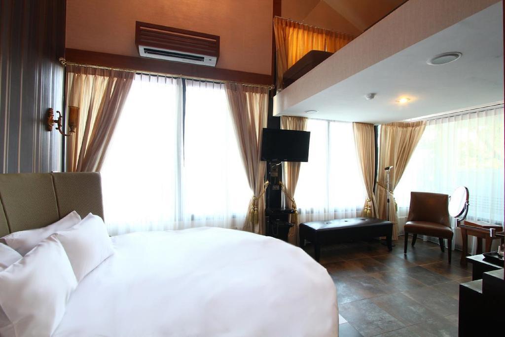 9w Boutique 3*