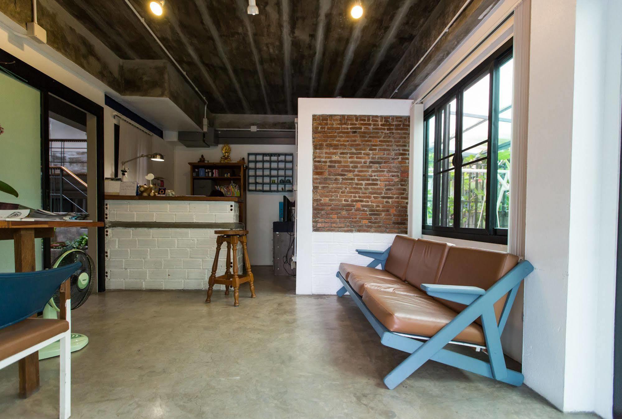 Plern Plern Bed And Bike Guest house