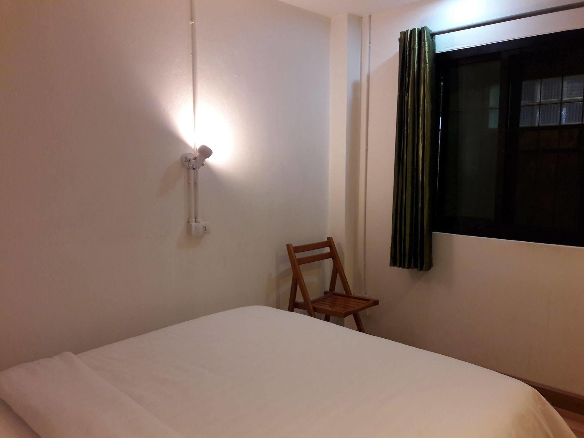 Plern Plern Bed And Bike Guest house