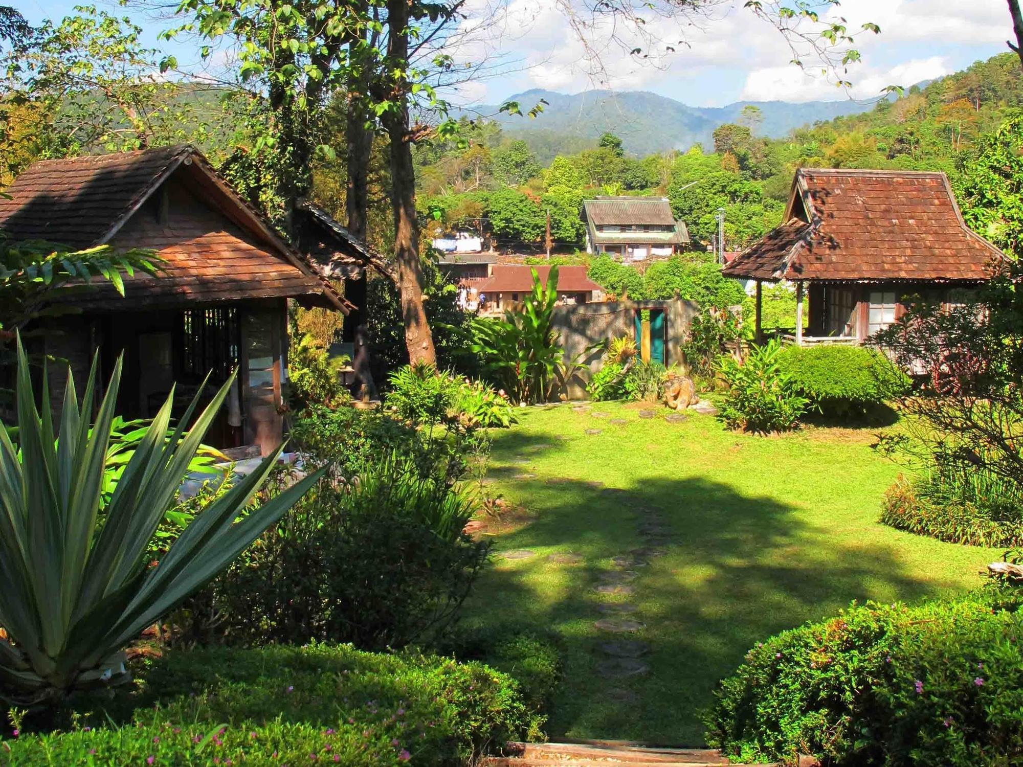 Baan Kaew Mongkorn Hotel