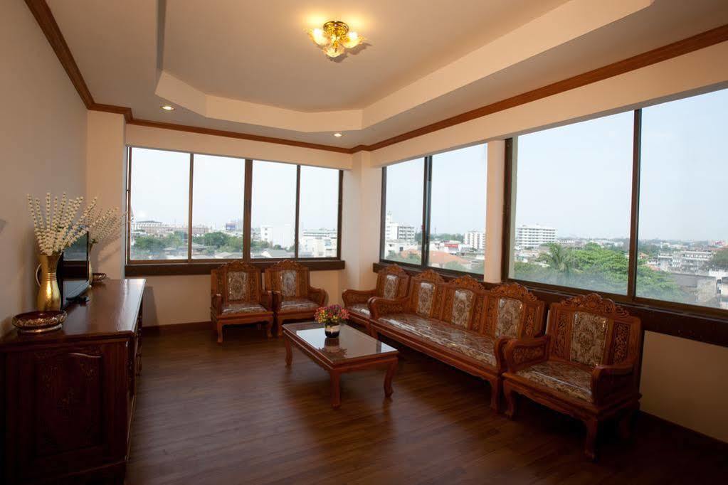 Bua Raya Hotel 3*