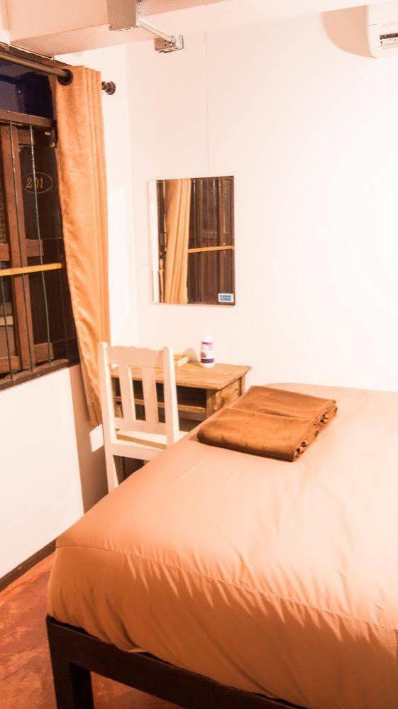 Lanna Hostel *
