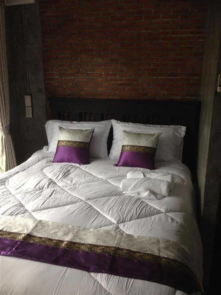 Lanna Hostel *