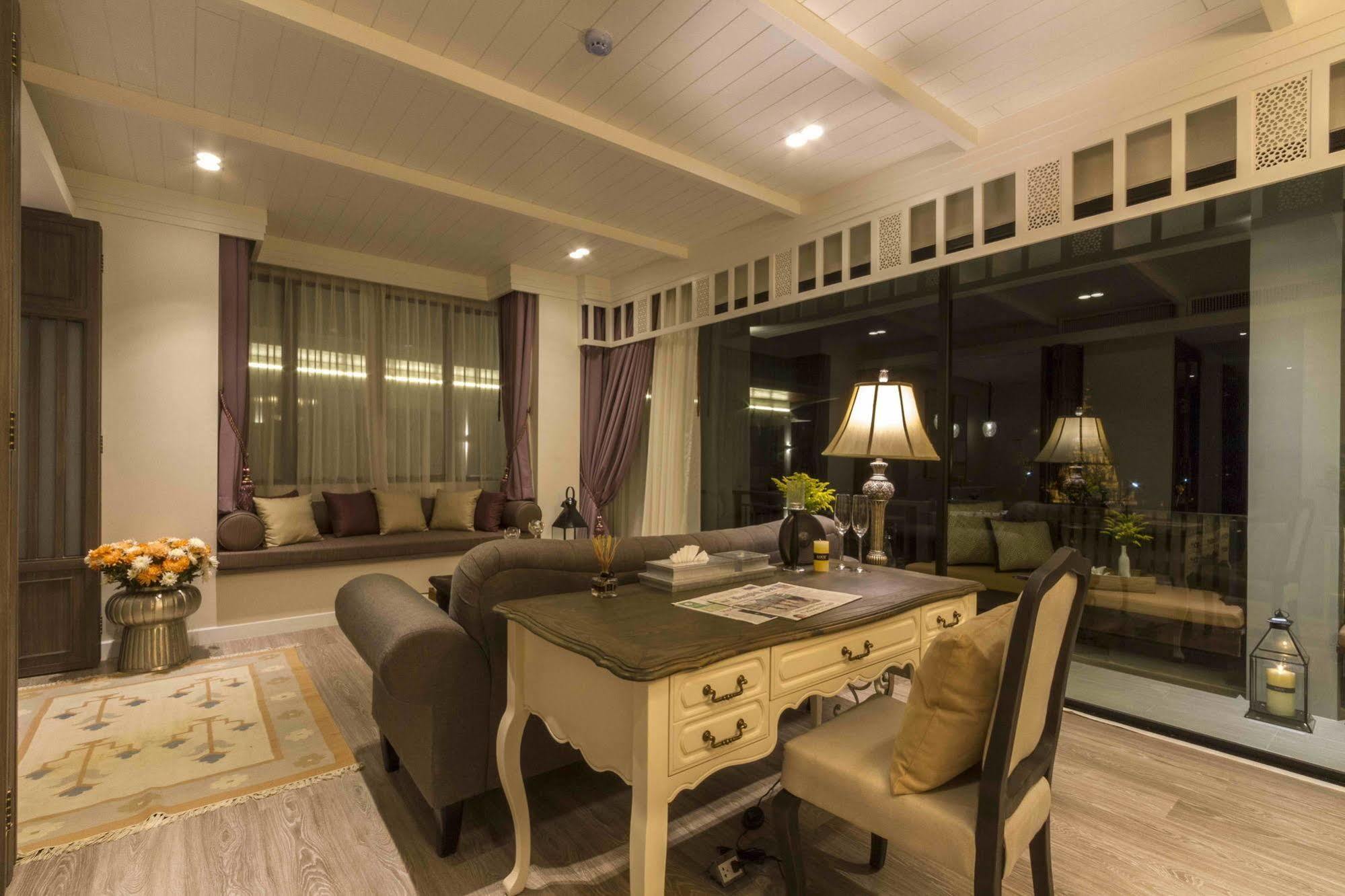 Hotel Maraya & -sha
