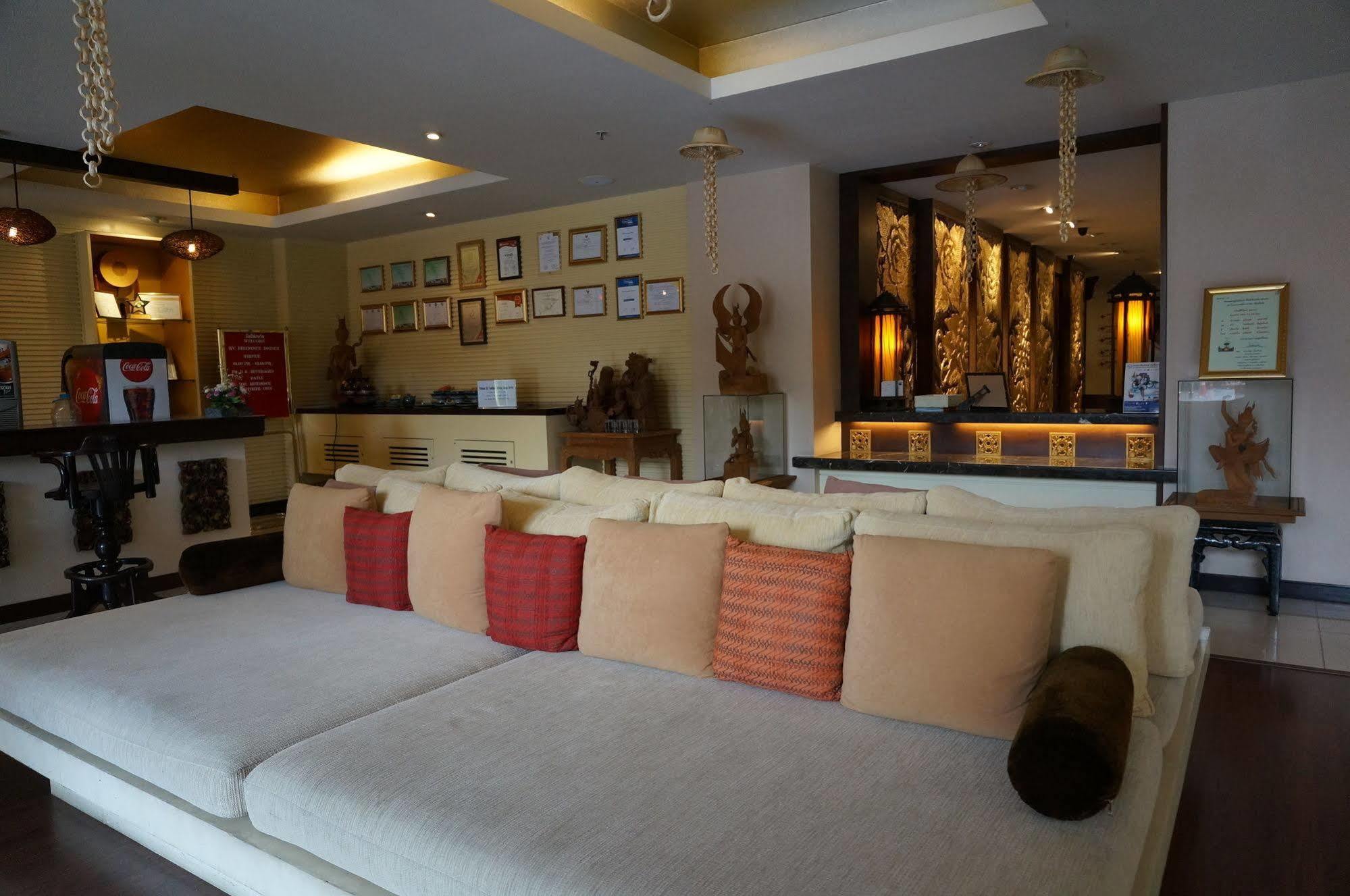 Hotel Maninarakorn