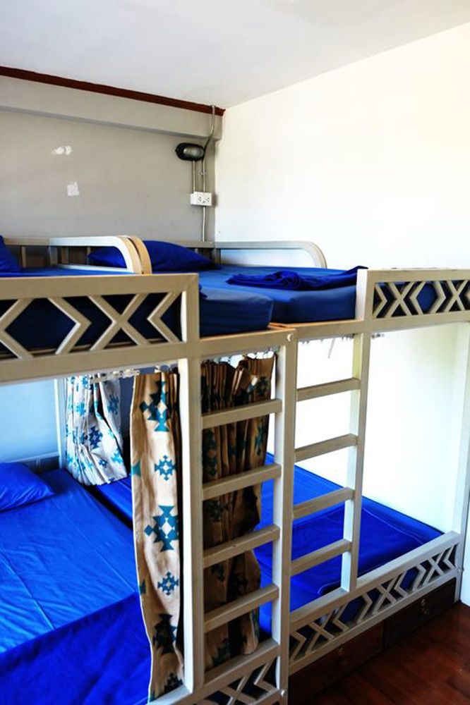 Mojo House Hostel *