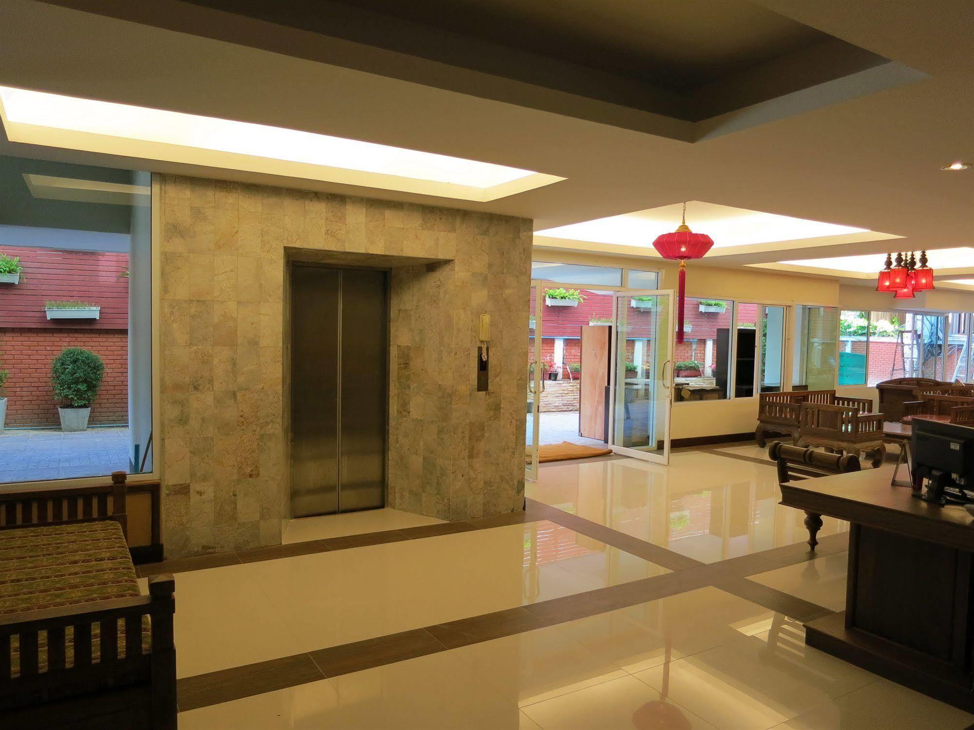 Hotel Baan Ngern Village