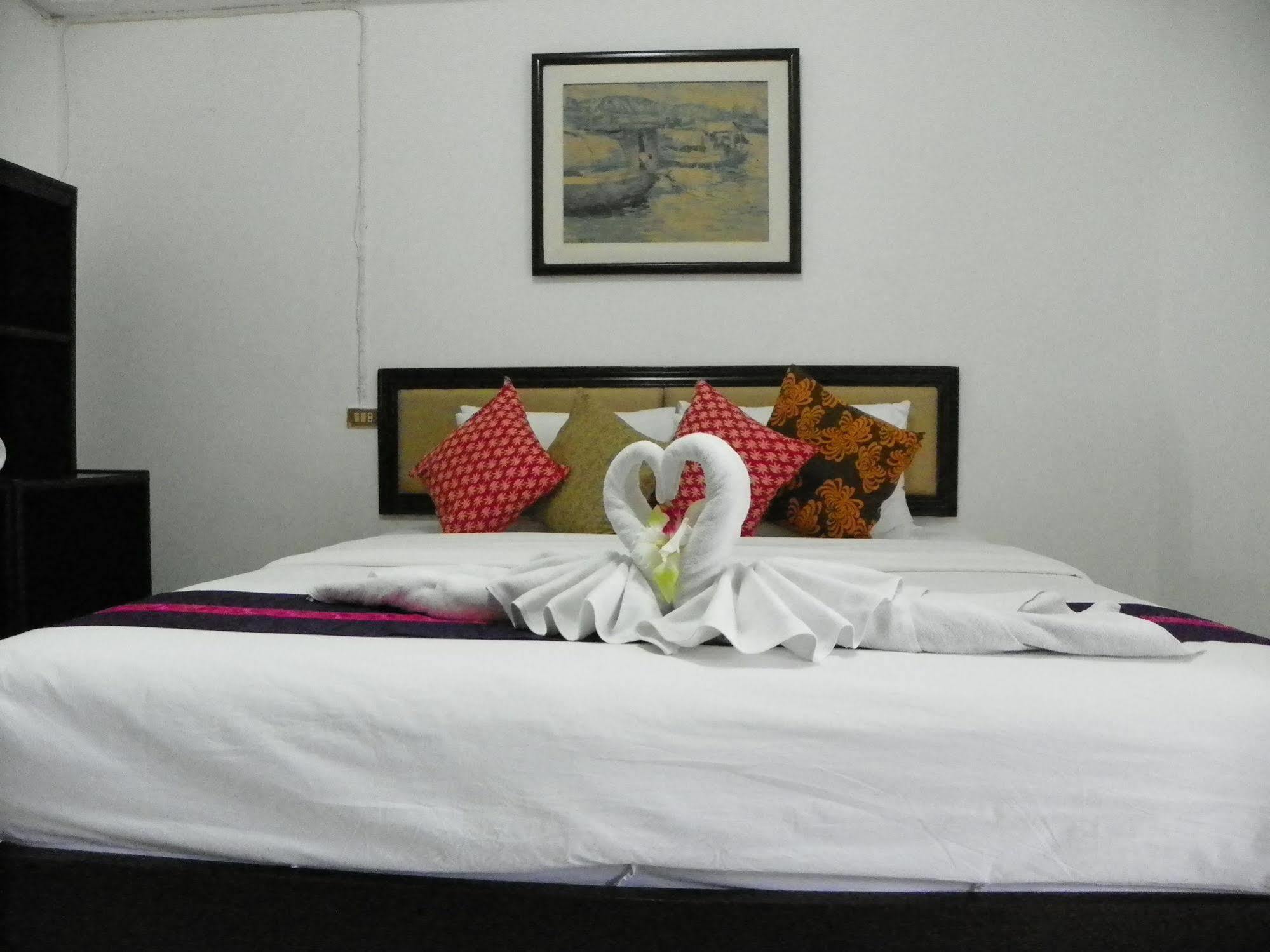 Baan Ngern Village 3*